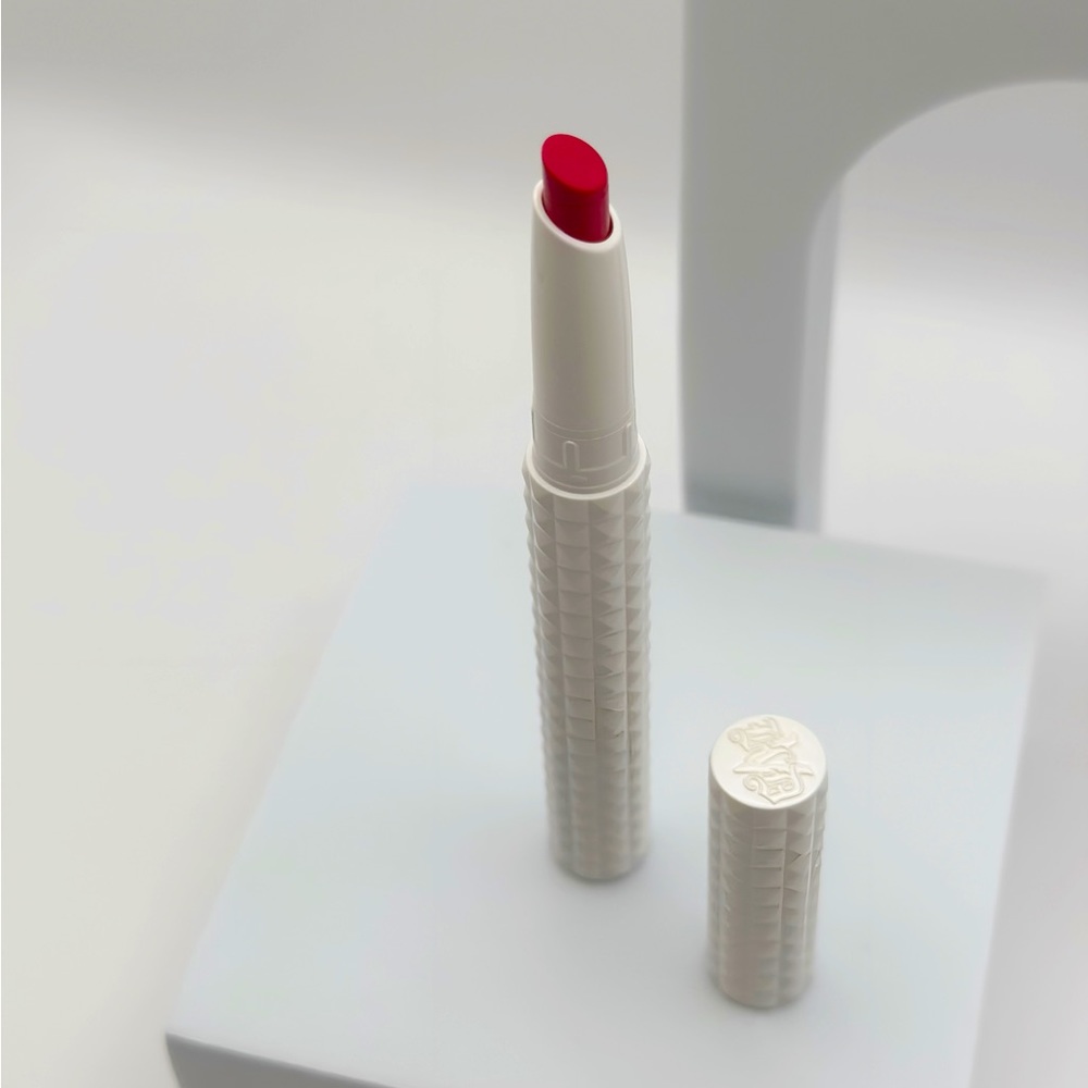Vegan beauty lipstick